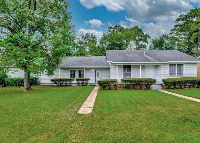 Property at 420 Vine Dr, Lufkin, TX 75904, 4 beds, 2 baths