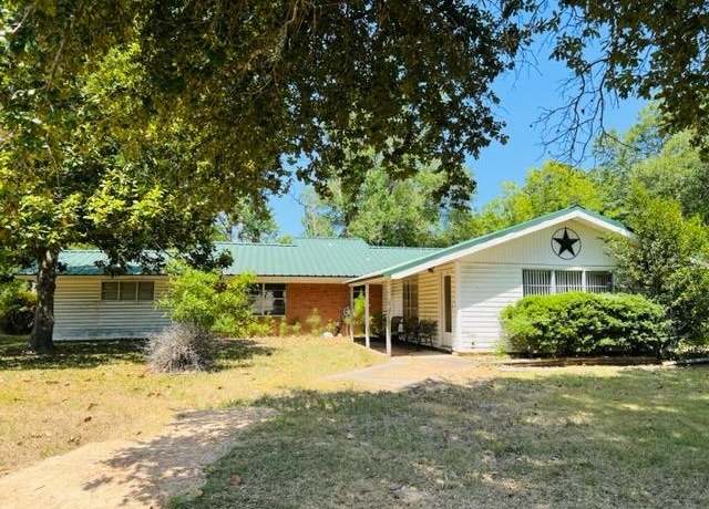 Property at 2090 Worth St, Hemphill, TX 75948, 5 beds, 3 baths