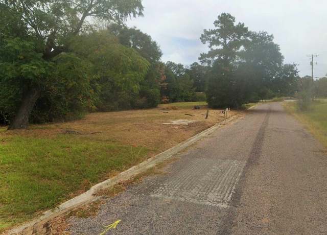 Property at 1920 N Bowie St, Jasper, TX 75951