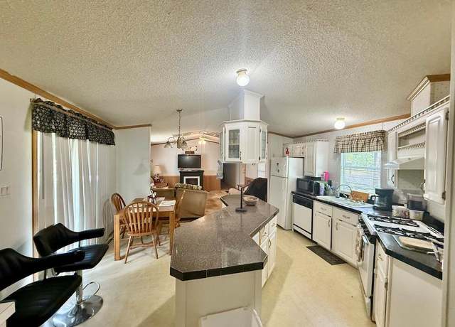 Property at 165 Panhandle Drive Dr E, Hemphill, TX 75948, 3 beds, 2 baths