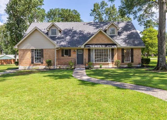 Property at 1300 Shady Ln, Lufkin, TX 75904, 4 beds, 2.5 baths
