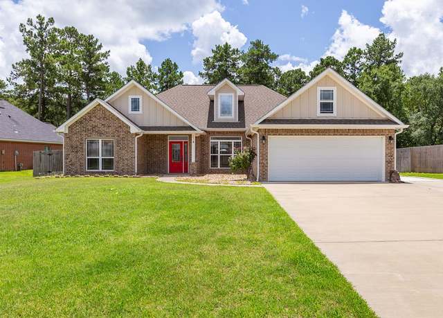 Property at 211 Rustic Pines Dr, Lufkin, TX 75904, 3 beds, 2 baths