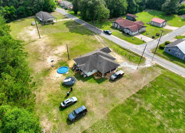 Property at 1296 Burch St, Jasper, TX 75951, 3 beds, 2 baths