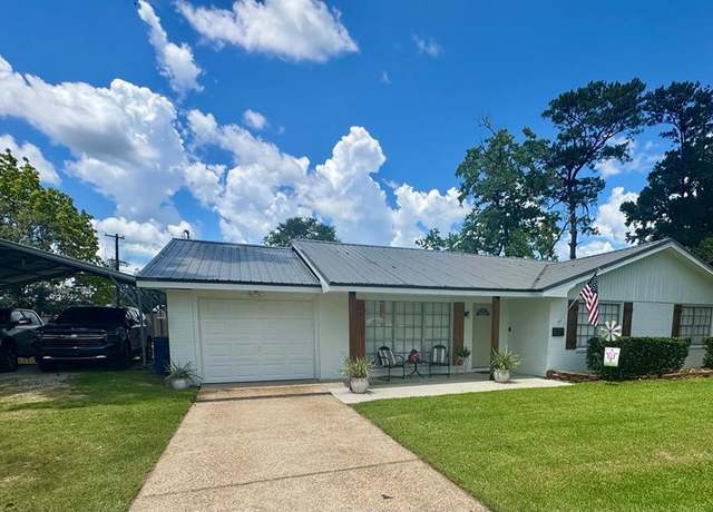Property at 306 East Pne, Kirbyville, TX 75956, 3 beds, 2 baths