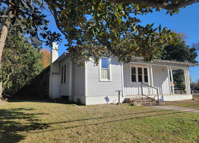 Property at 314 College St, Jasper, TX 75951, 3 beds, 2 baths