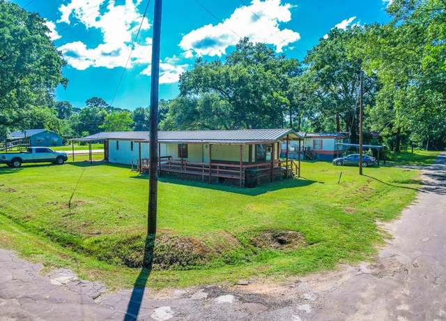 Property at 307 & 315 Lakeview Rd, Huntington, TX 75949, 4 beds, 3 baths