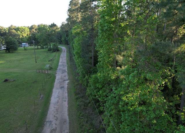 Property at R390000300 Creel Ln, Saratoga, TX 77585