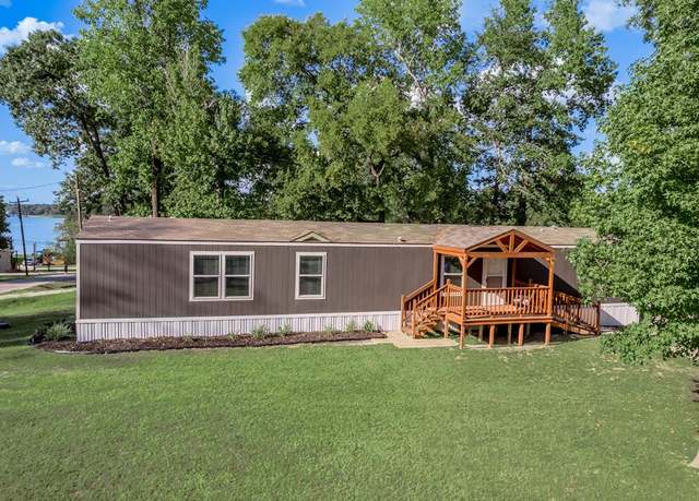 Property at 844 Harbor View Dr, Trinity, TX 75862, 3 beds, 2 baths