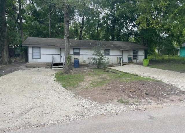 Property at 224/226 Jerri St, Lufkin, TX 75901, 6 beds, 2 baths