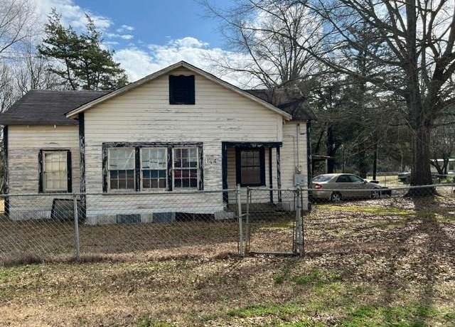 Property at 104 Pearl St, Timpson, TX 75975, 3 beds, 2 baths