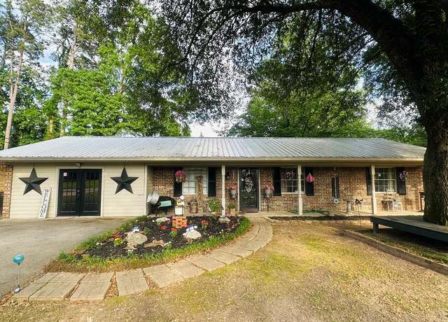 Property at 229 Pine Ter, Center, TX 75935, 2 beds, 1.5 baths
