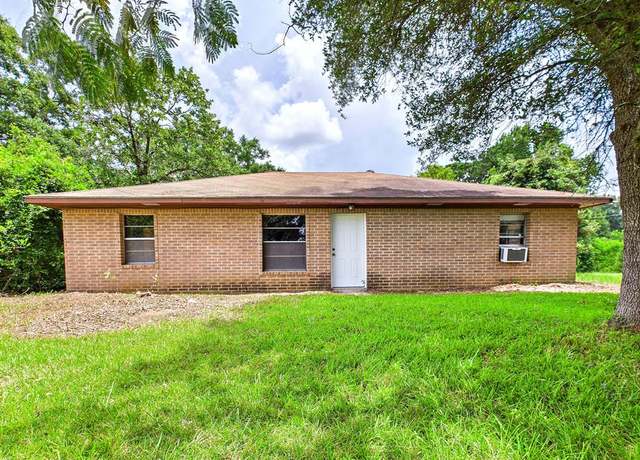 Property at 177 Fuller St, Zavalla, TX 75980, 3 beds, 2 baths