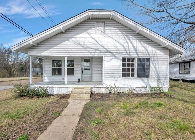 Property at 722 North Ave, Lufkin, TX 75904, 2 beds, 1 bath