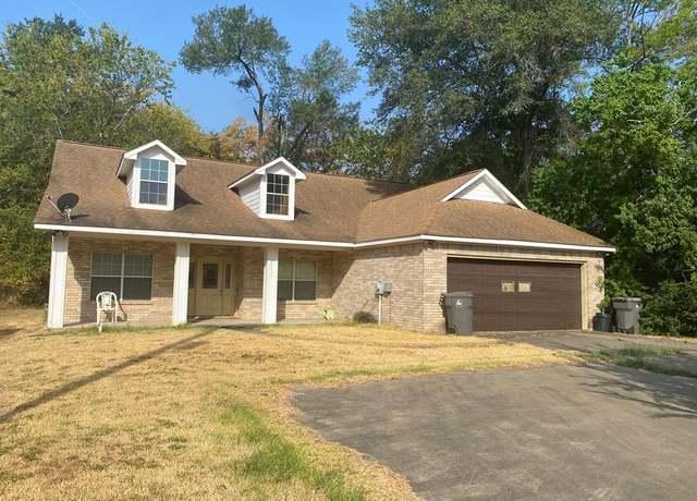Property at 1023 Sayers St, Lufkin, TX 75901, 3 beds, 3 baths