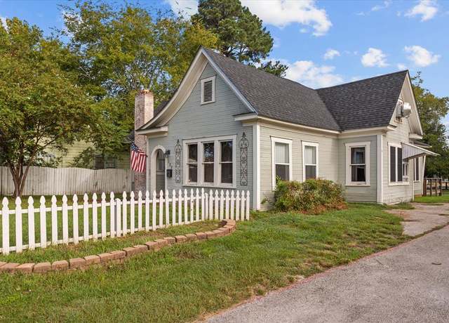 Property at 135(2) East Denman Ave, Lufkin, TX 75901, 1 bath