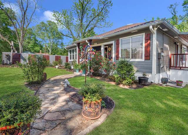 Property at 315 Sweetgum St, Nacogdoches, TX 75961, 3 beds, 2.5 baths