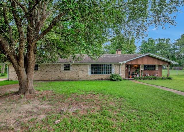 Property at 218 Crosstimbers St, Lufkin, TX 75904, 3 beds, 2 baths