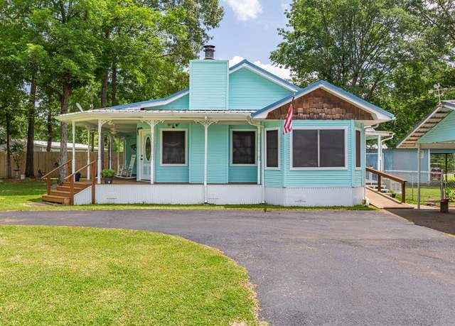 Property at 377 Johnnie St, Zavalla, TX 75980, 3 beds, 2 baths