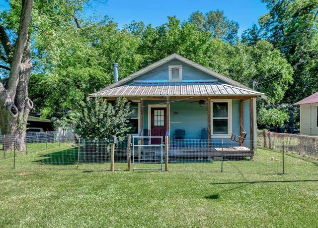 Property at 325 Church Aly, Nacogdoches, TX 75961, 2 beds, 2 baths