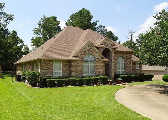 Property at 4805 Champions Dr, Lufkin, TX 75901, 3 beds, 2 baths