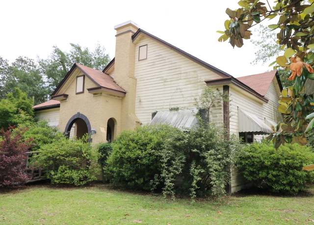 Property at 383   W Olive St, Jasper, TX 75951, 3 beds, 3 baths
