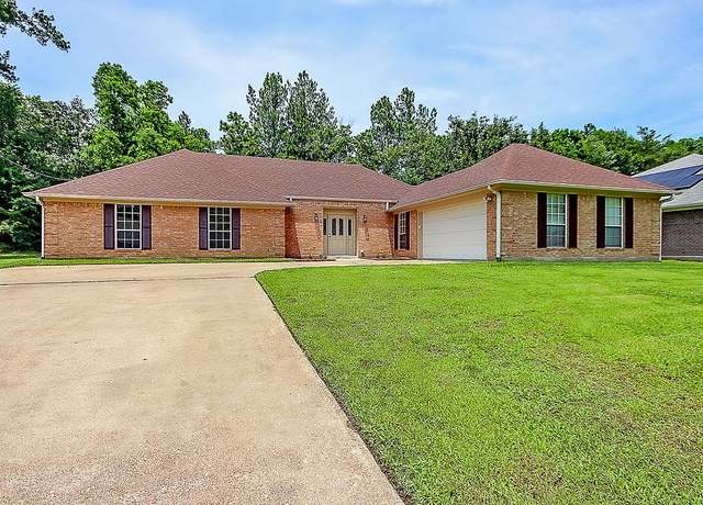 Property at 606 Englewood Dr, Lufkin, TX 75901, 3 beds, 2 baths