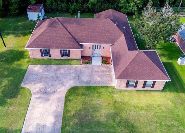 Property at 606 Englewood Dr, Lufkin, TX 75901, 3 beds, 2 baths