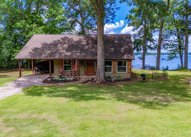 Property at 141 Cheyenne Rd, Zavalla, TX 75980, 4 beds, 2.5 baths