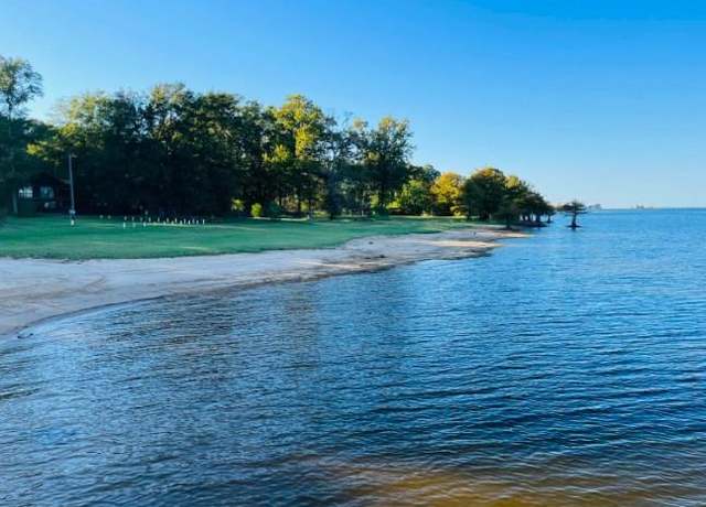 Property at 196 Commodore Dr, Hemphill, TX 75948