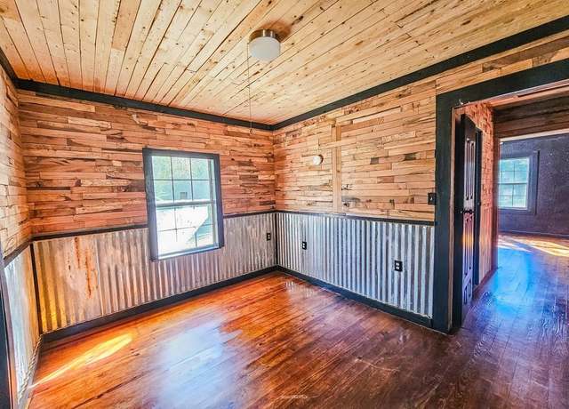 Property at 1026 Berry Rd, Lufkin, TX 75904, 2 beds, 1 bath