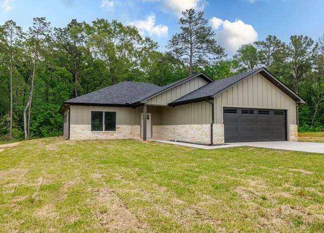 Property at 800 St Clair St, Lufkin, TX 75901, 3 beds, 2 baths