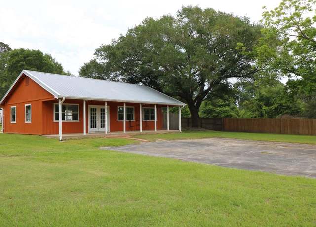 Property at 2926 W Texas State Hwy 63, Jasper, TX 75951, 3 beds, 2 baths
