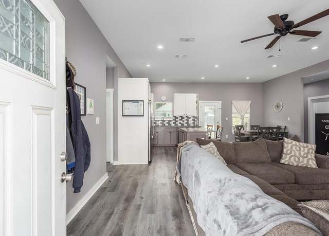 Property at 130 Dena Kay Dr, Lufkin, TX 75904, 3 beds, 2 baths