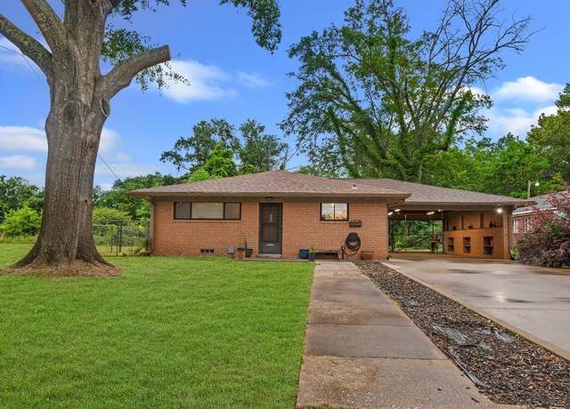 Property at 920 Emmons St, Kilgore, TX 75662, 3 beds, 2 baths