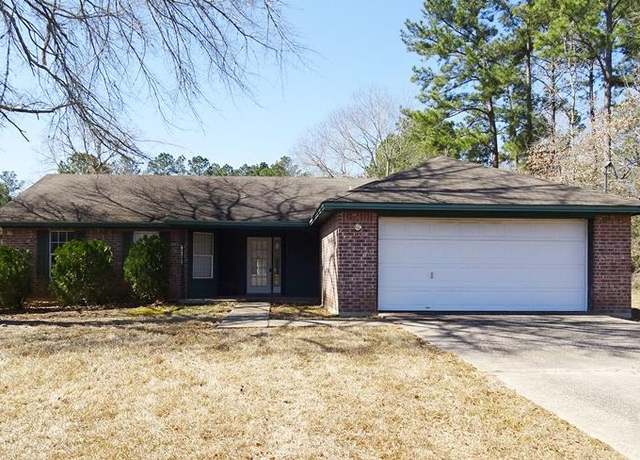 Property at 128 Plantation Dr, Lufkin, TX 75901, 4 beds, 2 baths