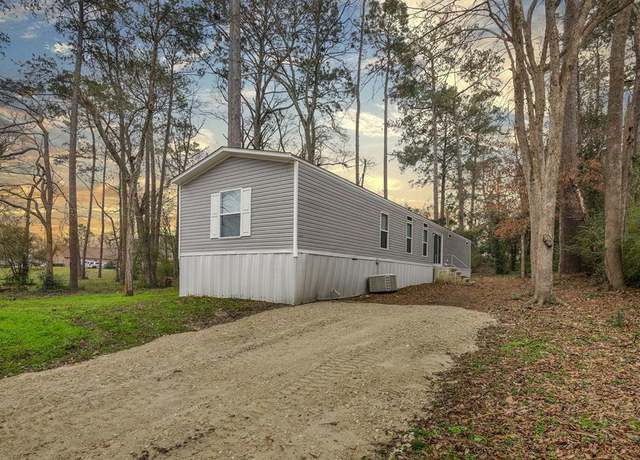 Property at 203 Sheila St, Jasper, TX 75951, 3 beds, 2 baths