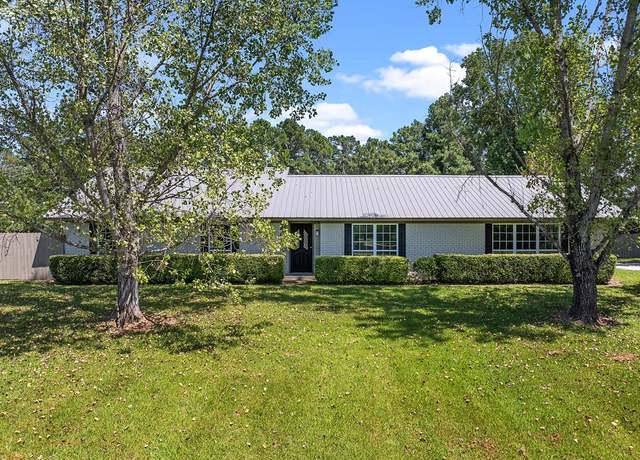 Property at 1823 Hwy 7 West, Center, TX 75935, 4 beds, 2 baths