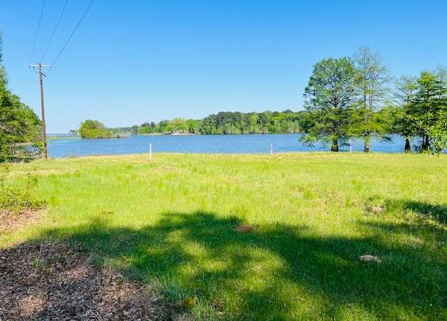 Property at 8586 Old Sabinetown Rd, Hemphill, TX 75948, 2 beds, 3 baths