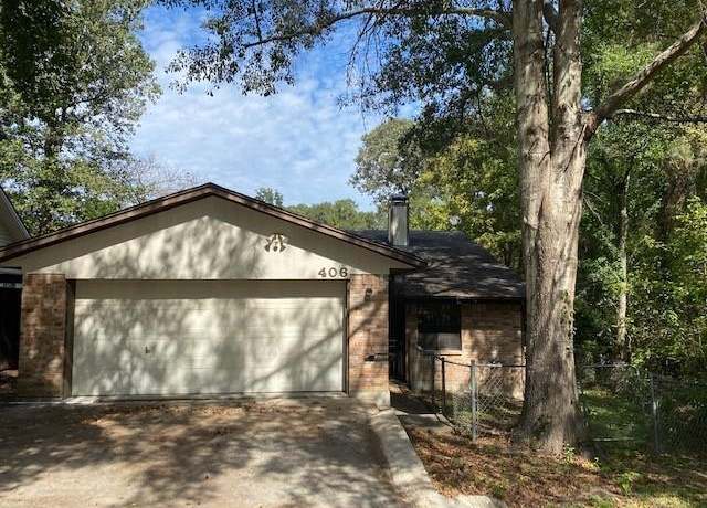Property at 406 Forest Creek Dr, Lufkin, TX 75901, 3 beds, 2 baths