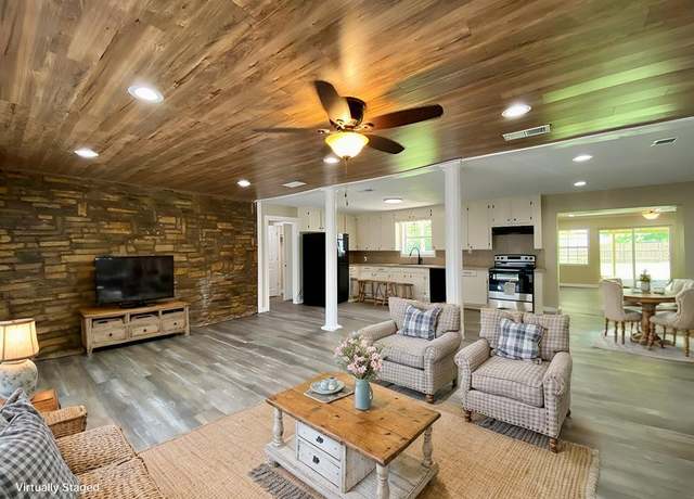 Property at 122 Otteson Ln, Lufkin, TX 75901, 3 beds, 2 baths