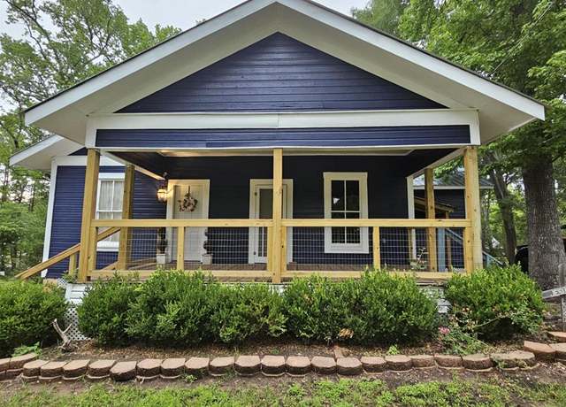 Property at 630 Worth St, Hemphill, TX 75948, 4 beds, 2 baths
