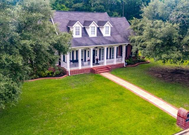 Property at 703 Shady Ln, Diboll, TX 75941, 4 beds, 3.5 baths