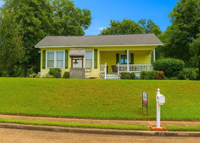 Property at 160 E Crockett St, Jasper, TX 75951, 2 beds, 1 bath