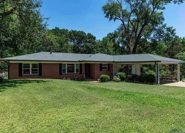 Property at 211 Gladstone St, Center, TX 75935, 3 beds, 2 baths
