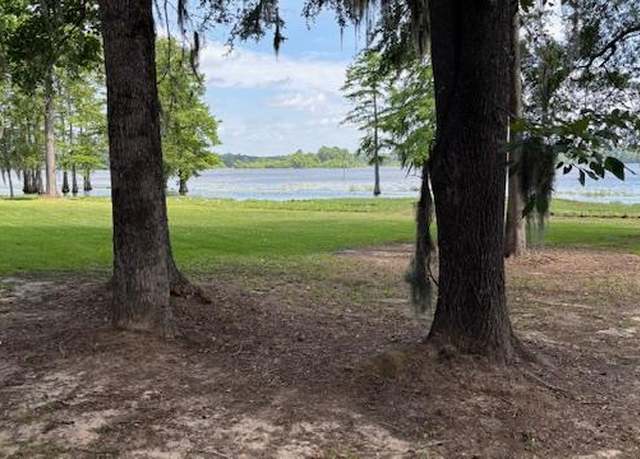 Property at 800 Grandview Dr, Hemphill, TX 75948, 3 beds, 2 baths