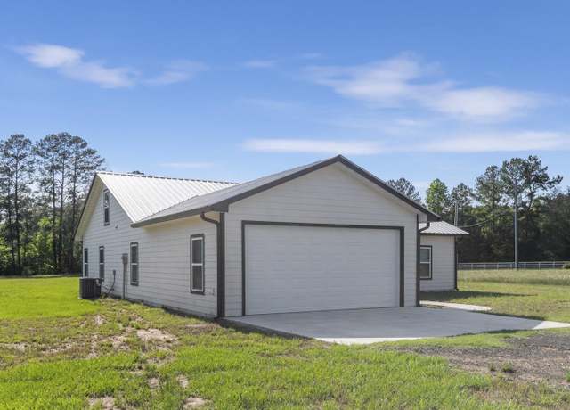 Property at 405 County Road 062, Jasper, TX 75951, 3 beds, 2 baths