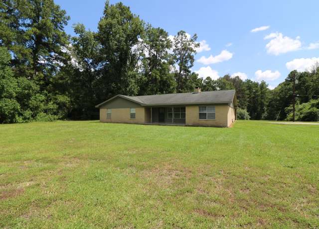 Property at 1325  E Gibson St, Jasper, TX 75951, 3 beds, 2.5 baths
