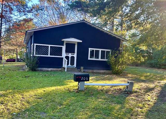 Property at 206 Perkins St, Zavalla, TX 75980, 1 bed, 1 bath