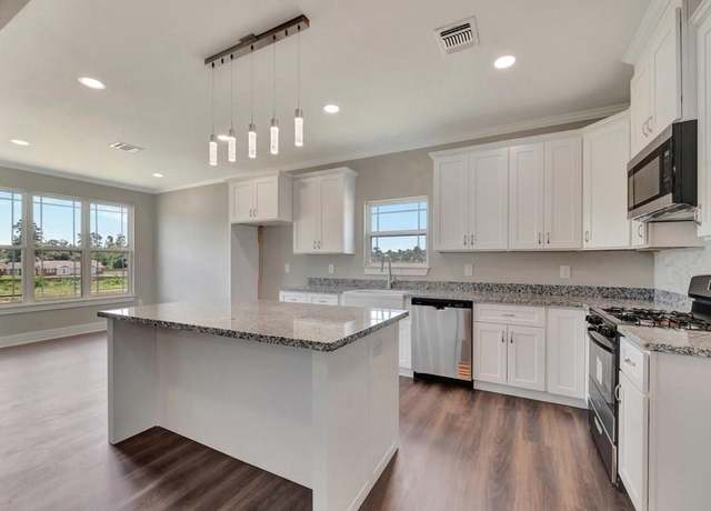 Property at 128 Stoney Rdg, Lufkin, TX 75904, 3 beds, 2 baths