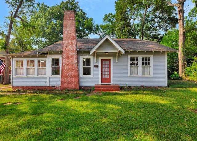 Property at 300 East Austin St, Nacogdoches, TX 75965, 2 beds, 1 bath